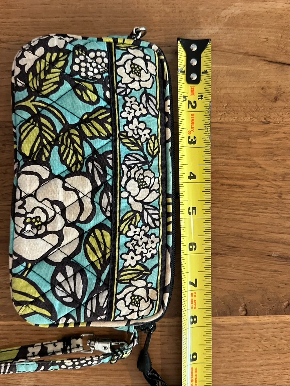 Vera Bradley Island Bloom Wristlet